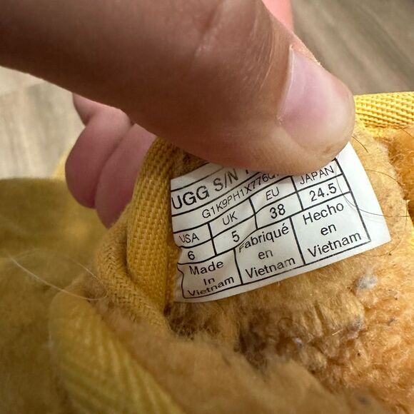 UGG Yellow Suede Lace Up Boots Sz 6 - Picture 5 of 5